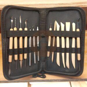 set de 14 herramientas + cartuchera incluida
